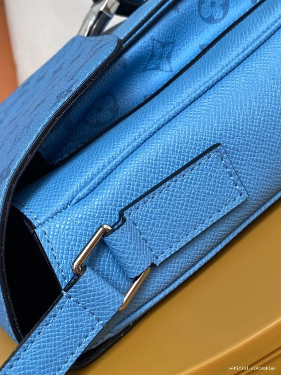 Official oldcobbler VUITTON LOUIS NEW MESSENGER 0823